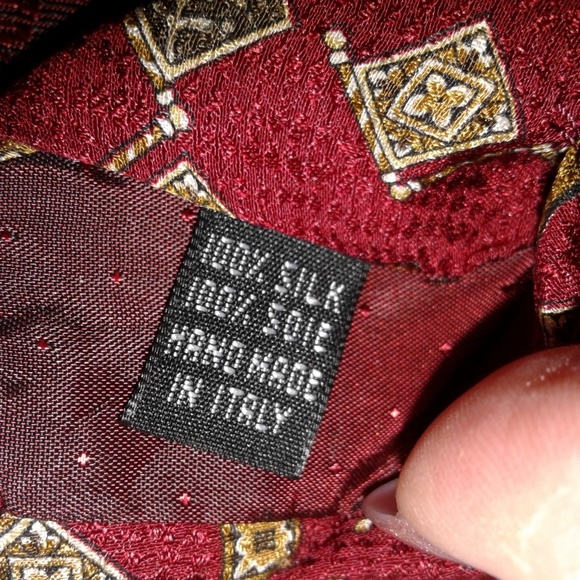 🍷 Valentino 💯% Silk Tie 🍷 - Picture 2 of 6
